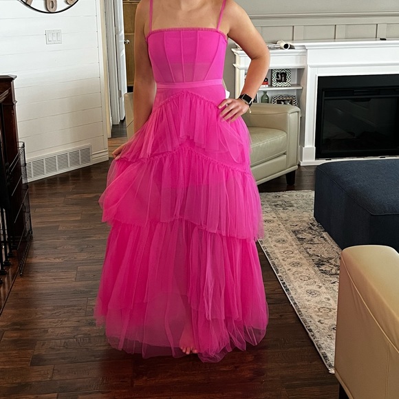 Betsy & Adam Illusion Tiered Ruffled Tulle Square Neck Mesh Sleeveless Gown - Picture 2 of 7